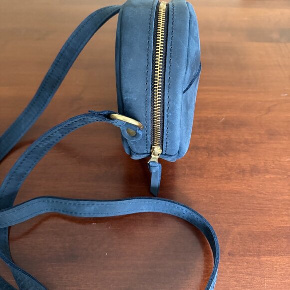 Portland Leather Circle Crossbody bag - Picture 6 of 6